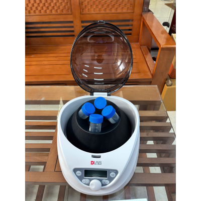 Máy ly tâm 4x50ml, 5000 vòng/phút DM0506 (A4-50P) DLAB